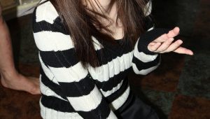 FOTO CEWEK NELAN SPERMA